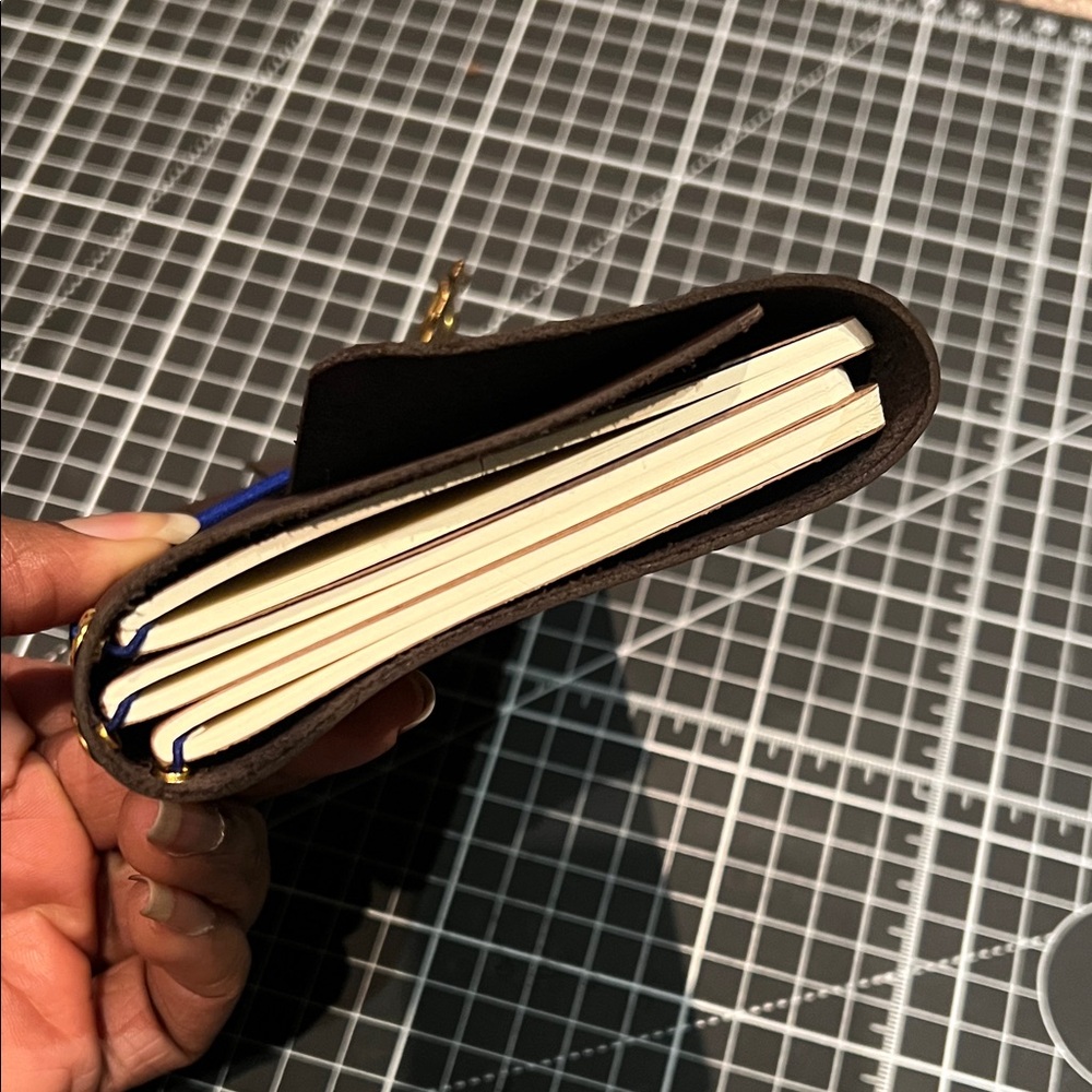 Brown Leather trifold travelling Journal with Blue Accent - Picture 4 of 5
